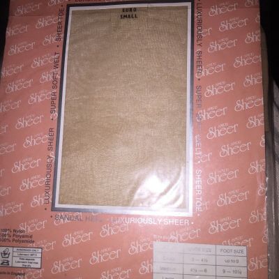 ELBEO ENGLAND LUXURY SIMPLY SHEER GARTER  NYLONS STRETCHED NUDE SMALL VINTAGE