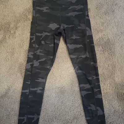 Athleta Leggings Women's XS Ultimate Camo 7/8 Tight Workout Yoga Black Grey