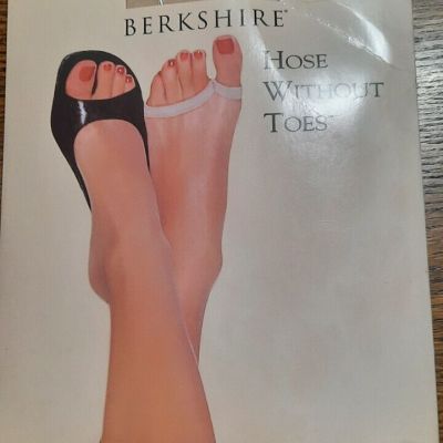 Berkshire Hose Without Toes Nude Size 3