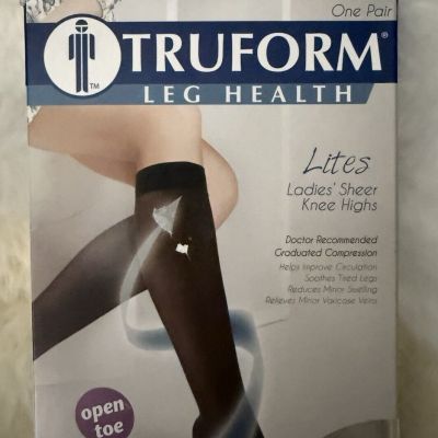 Truform Women's Stockings Knee High Sheer Open Toe: 15-20 mmHg M NUDE (1772ND-M)