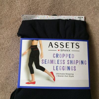 Spanx sz M Very Black Cropped Seamless Shaping Leggings Style 20338R NWT