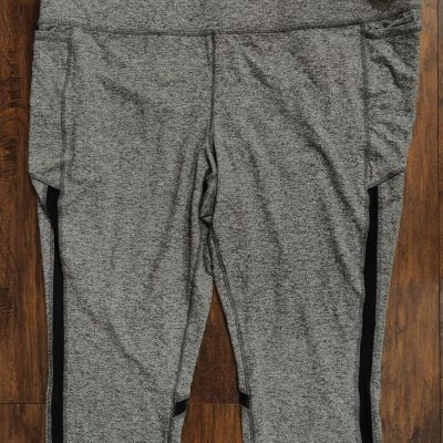 Livi Women’s Grey Capri Leggings Size 26/28. Waist:43in