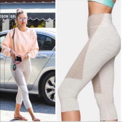 Outdoor Voices Two-Toned Kneecap Women’s Sz M Leggings Athleisure Workout Yoga