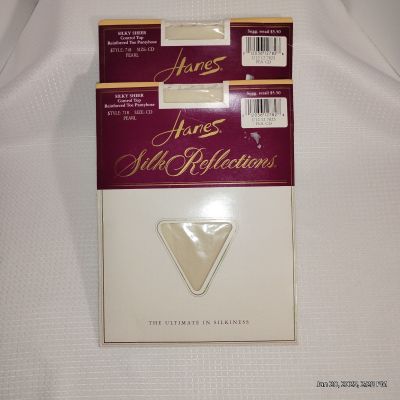 2pr Hanes Silk Reflections Pantyhose. Size CD PEARL. Control Top,Reinforced VTG