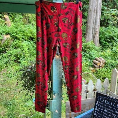 Vintage Style Red Leggings with Antique Lock and Key Print Pattern